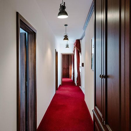 Petra Inn Apartments In Historical Palace Bratislava Exterior foto